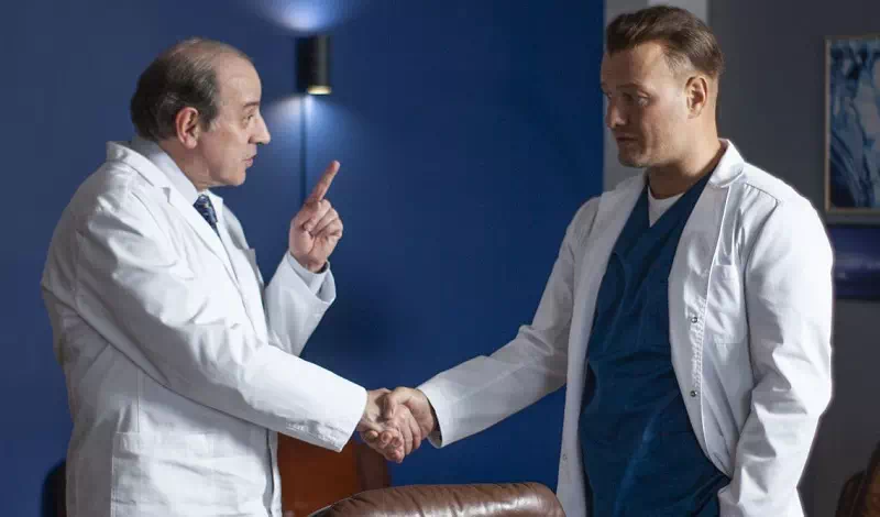 премьеру сериала «Акушер» на телеканале НТВ