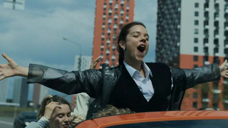 премьеру драматического сериала «Цикады»