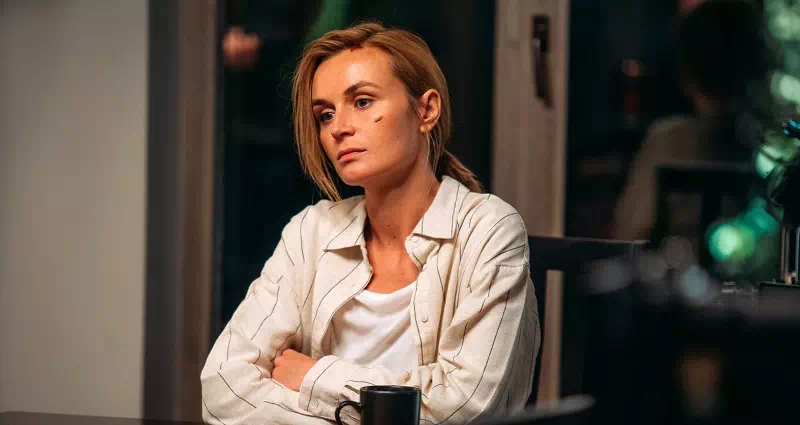 Красные линии - спин-оффа сериала «Бывшие»